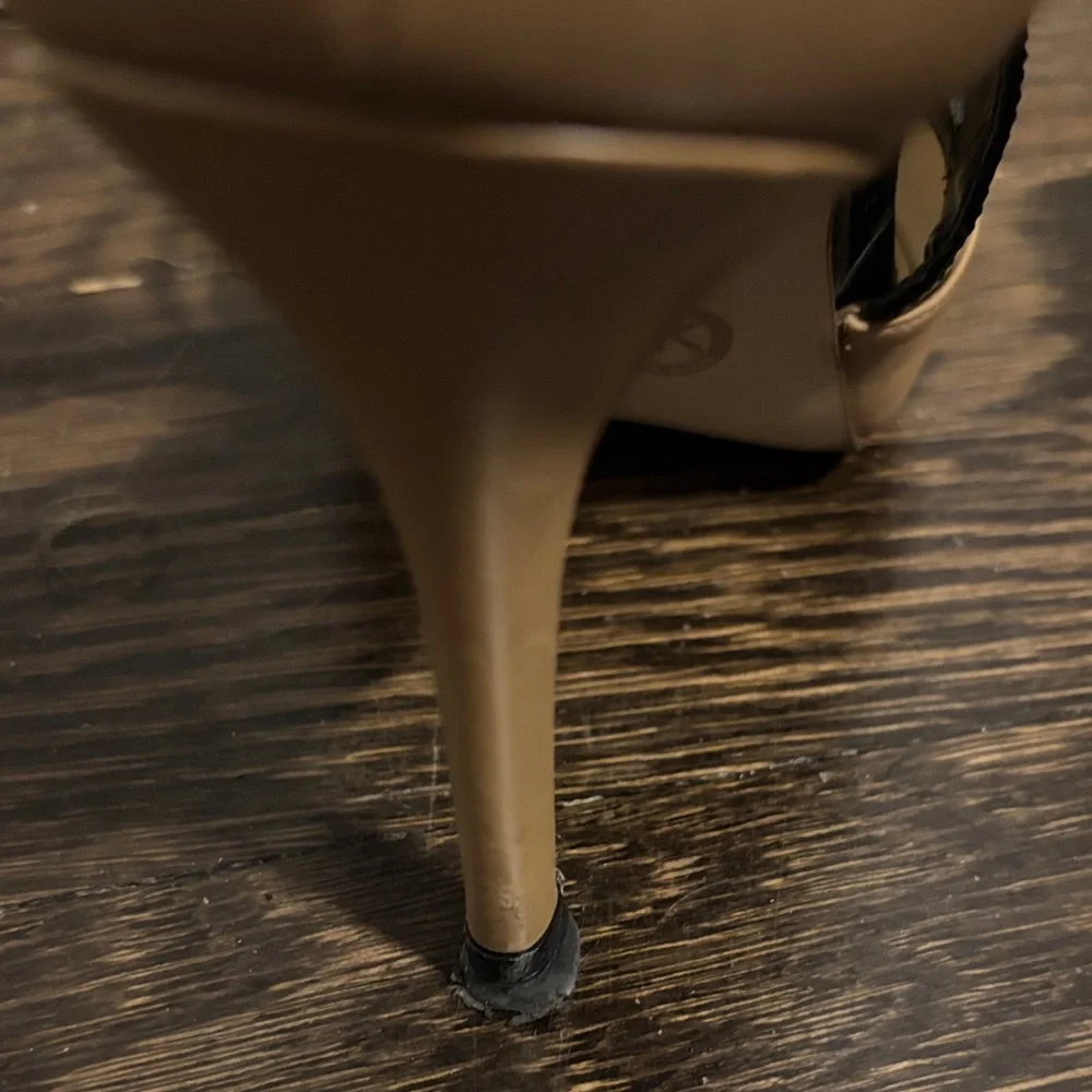 Michael Kors Black and Tan Women's Shoes - Picture 12 of 12